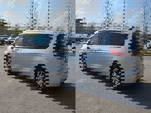 2024 Chrysler Pacifica Touring-L