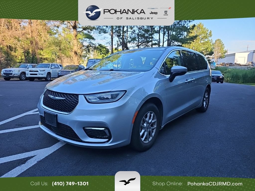 Used 2023 Chrysler Pacifica Touring-L