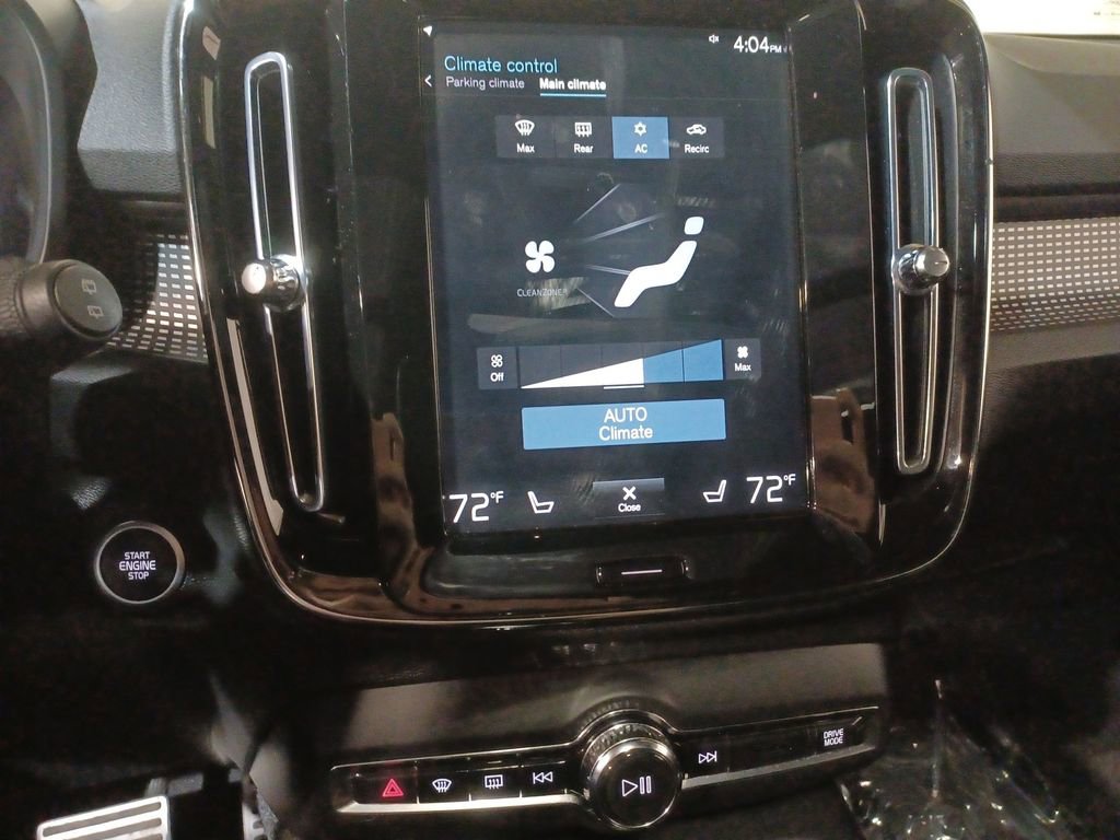 2022 Volvo Xc40 T5 R-Design