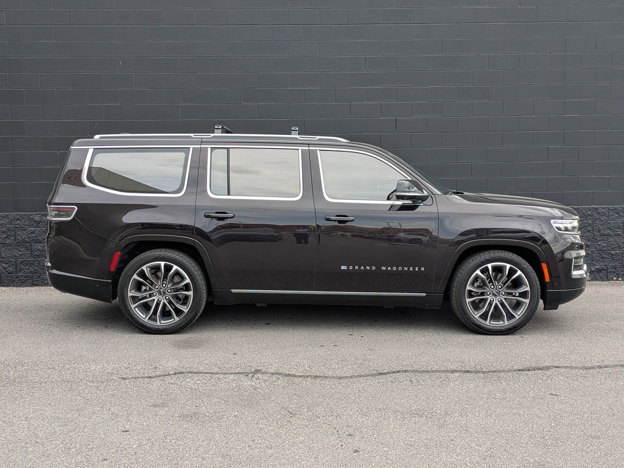 2023 Jeep Grand Wagoneer Series III