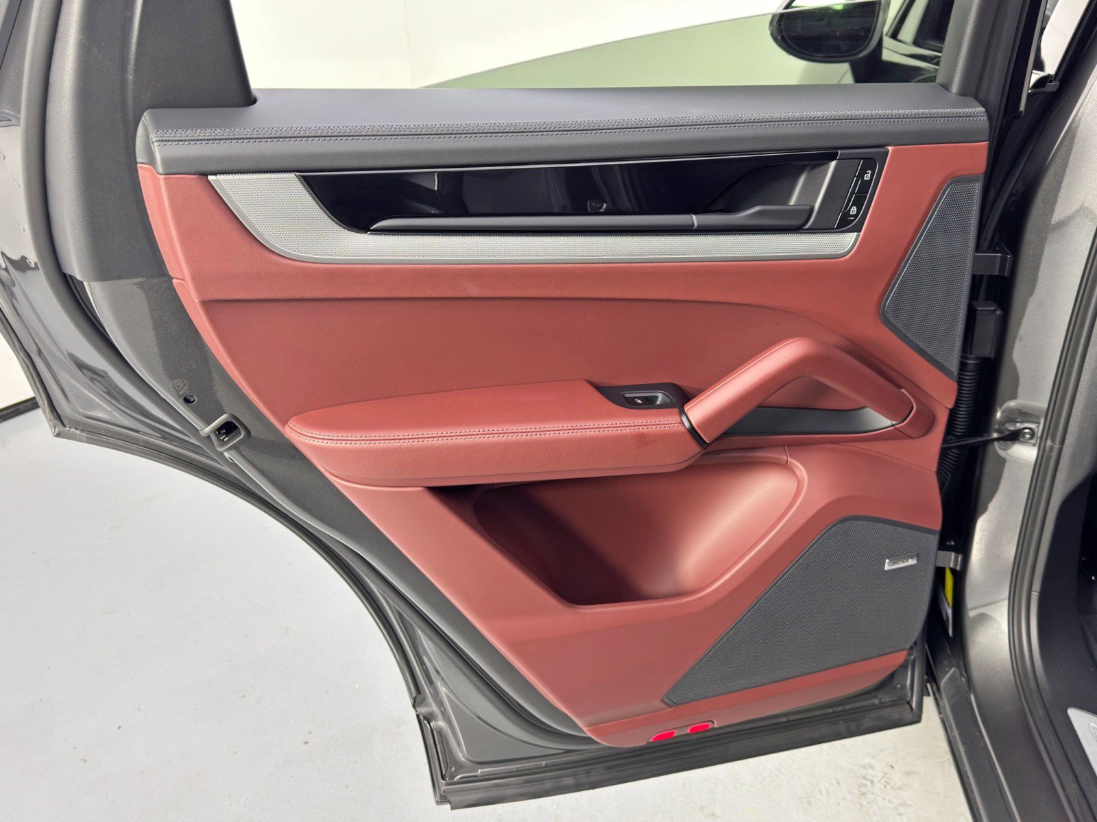 2025 Porsche Cayenne S