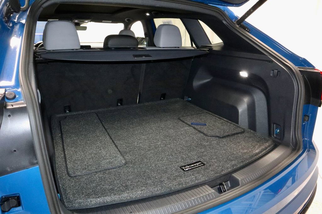 2025 Volkswagen Atlas Cross Sport SEL R-Line