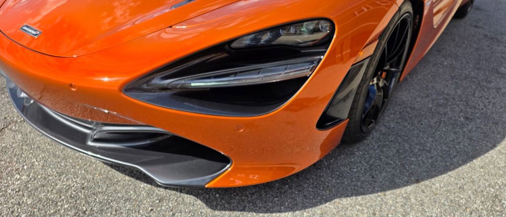 Used 2018 McLaren 720S Performance photo 17
