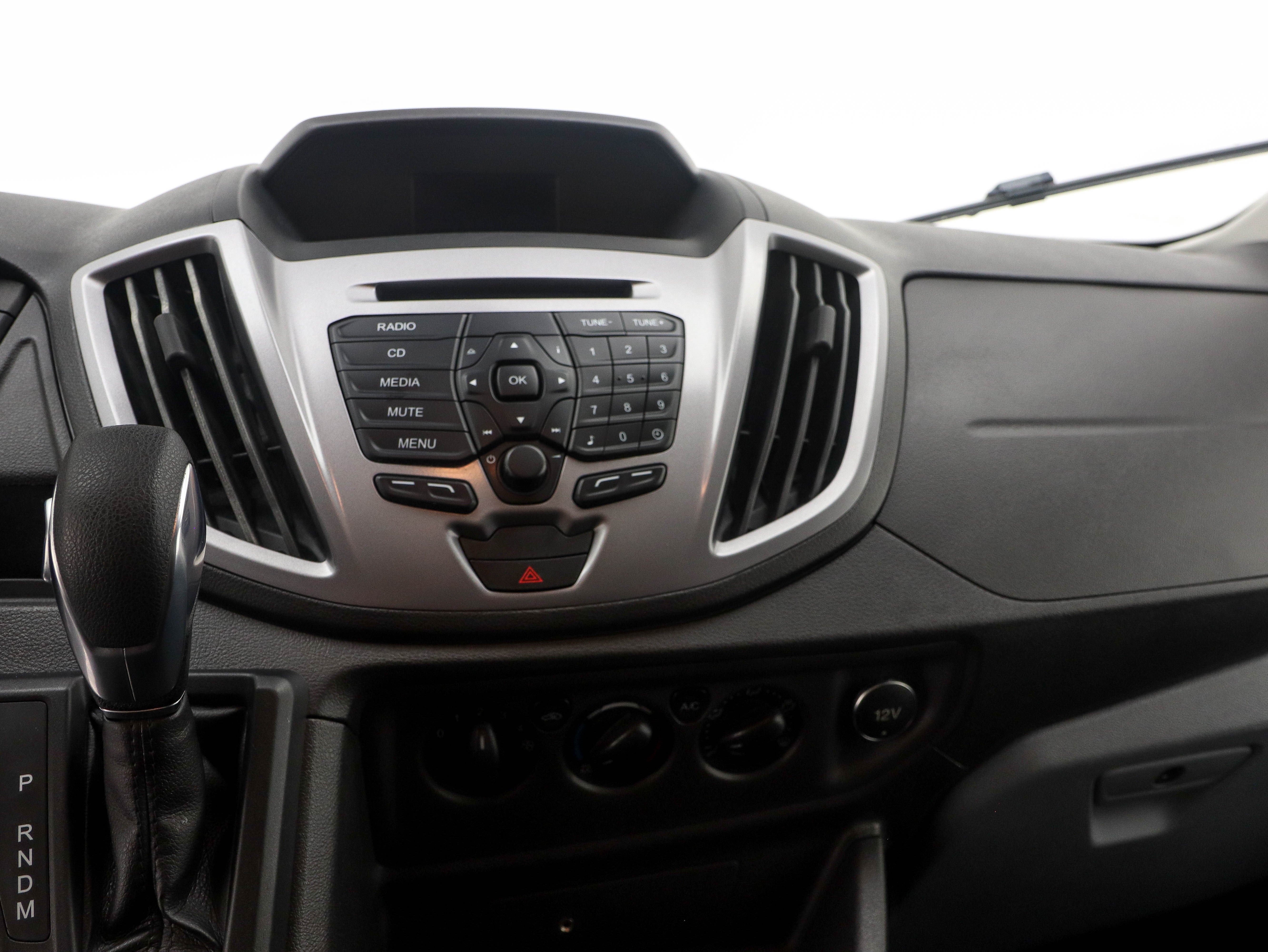 2019 Ford Transit Passenger Van XLT - Photo 15