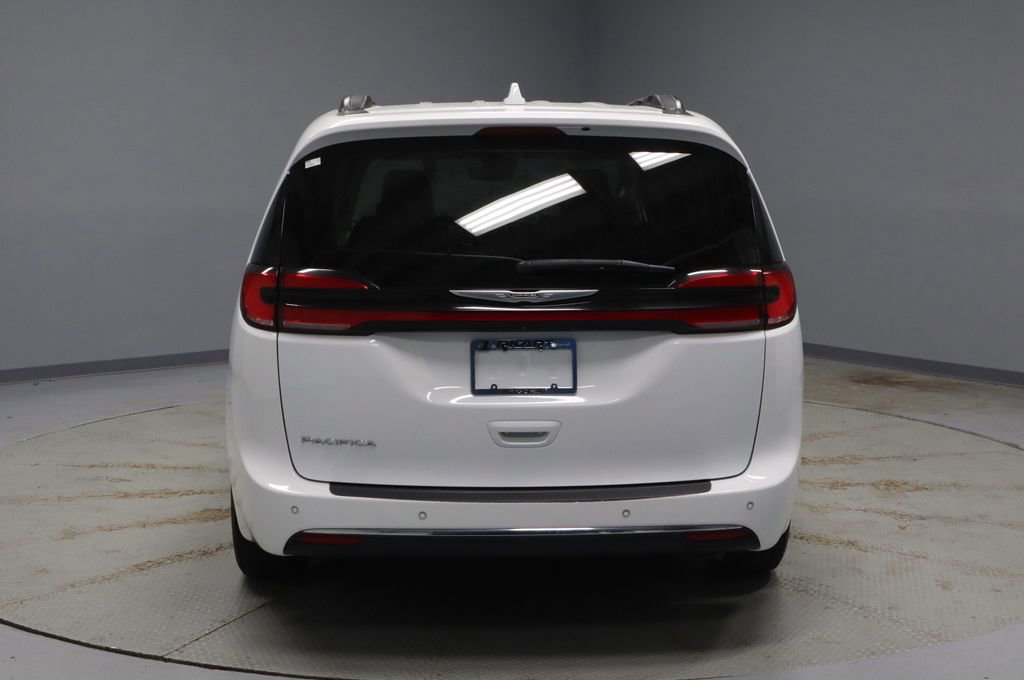 2022 Chrysler Pacifica Touring-L