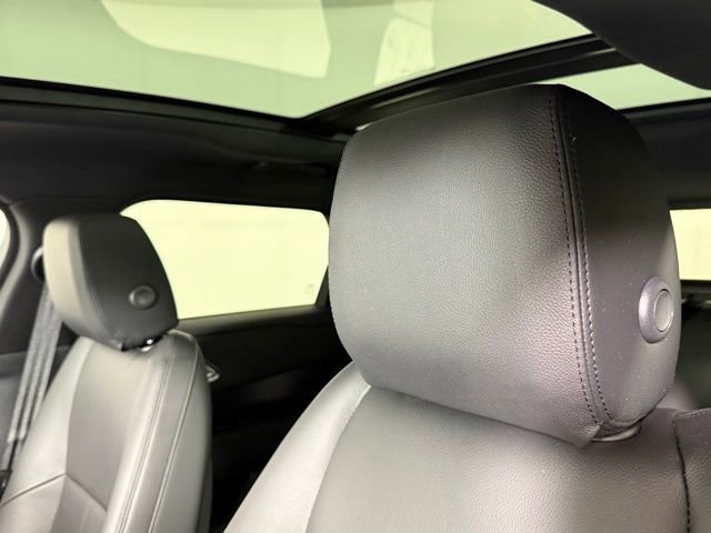 2026 Land Rover Range Rover Velar Dynamic SE