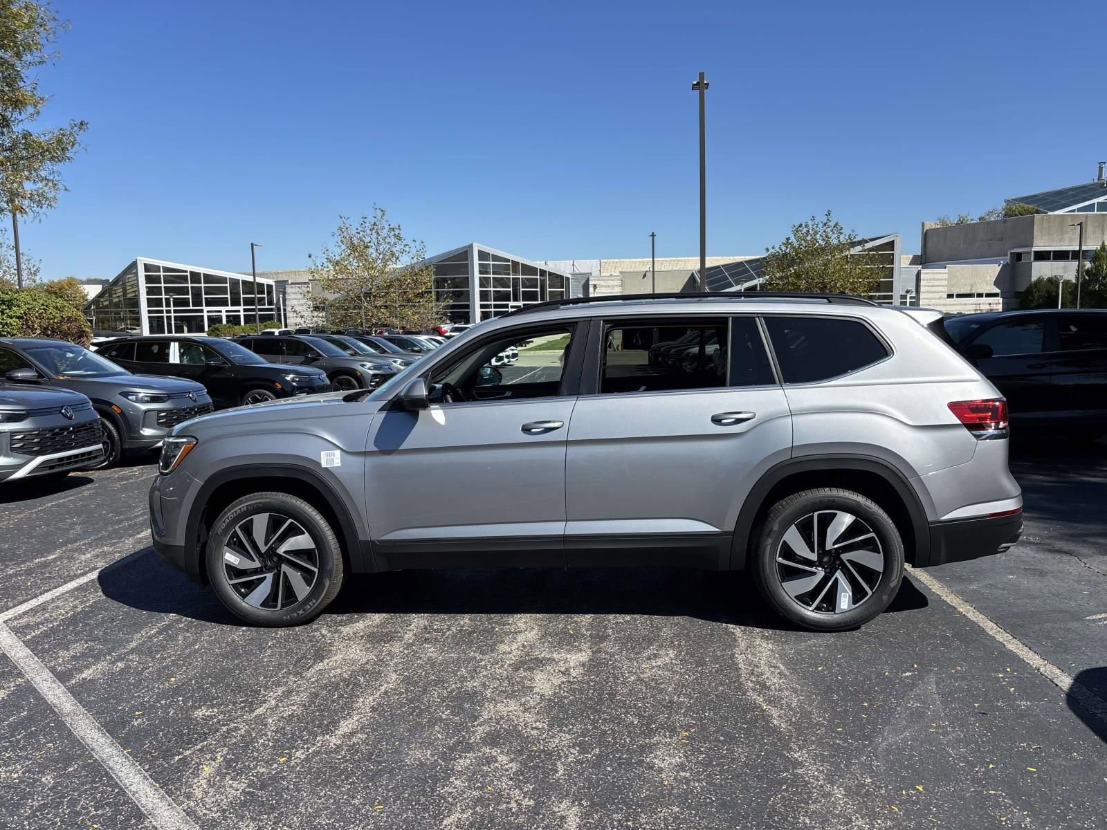 2026 Volkswagen Atlas SE