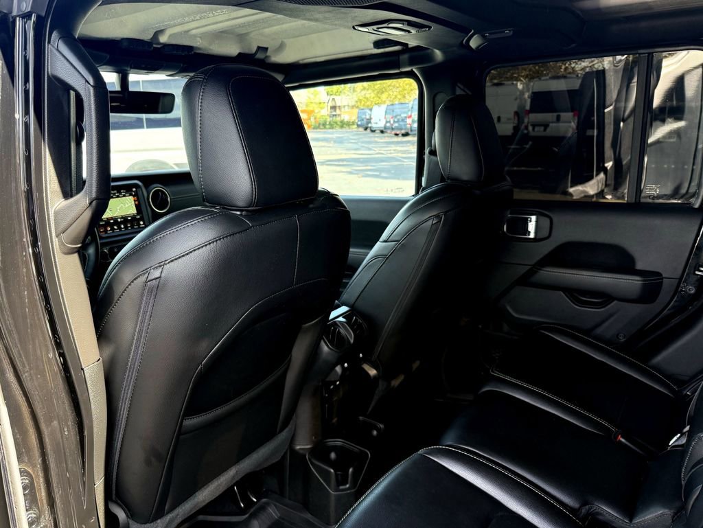 2022 Jeep Gladiator Overland