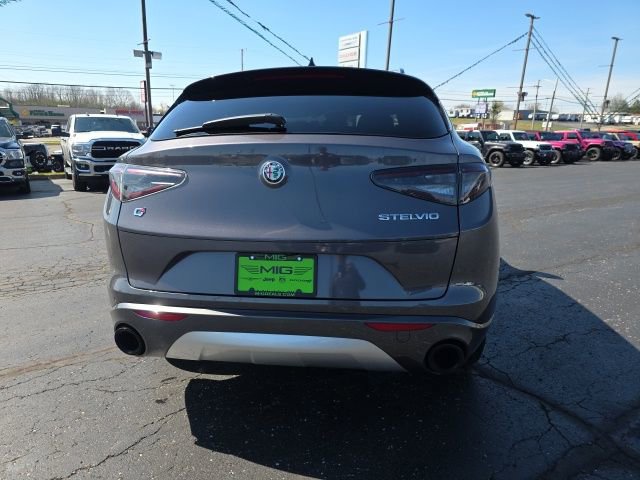 2024 Alfa Romeo Stelvio Ti