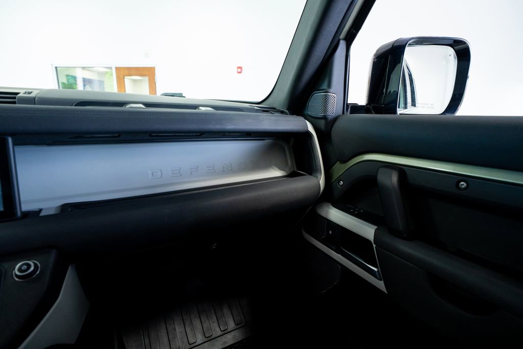 2020 Land Rover Defender 110 SE