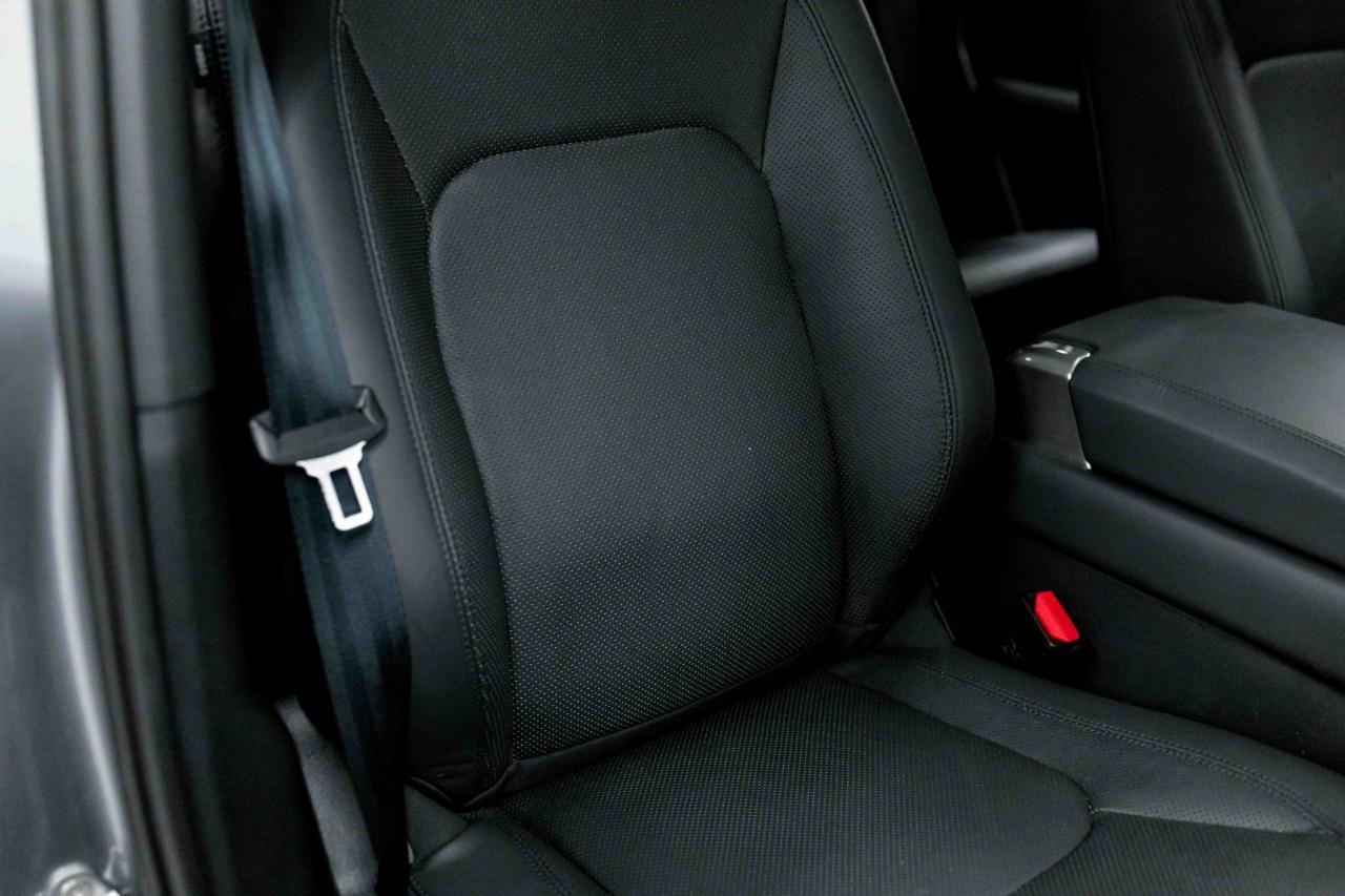 2023 Land Rover Defender 130 SE