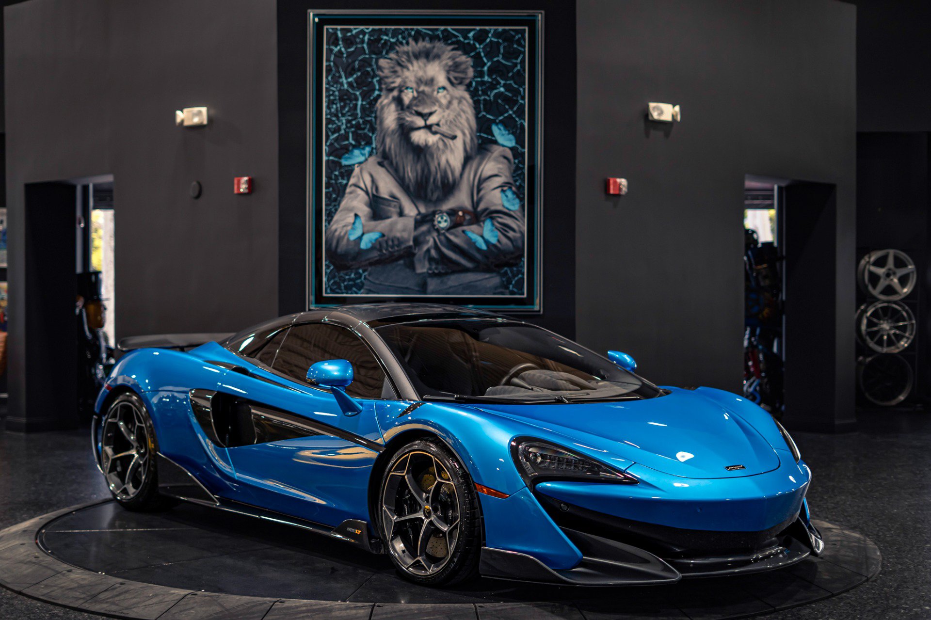 Used 2020 McLaren 600LT Spider photo 34