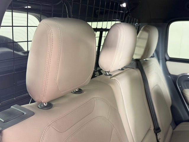 2023 Land Rover Defender 130 SE