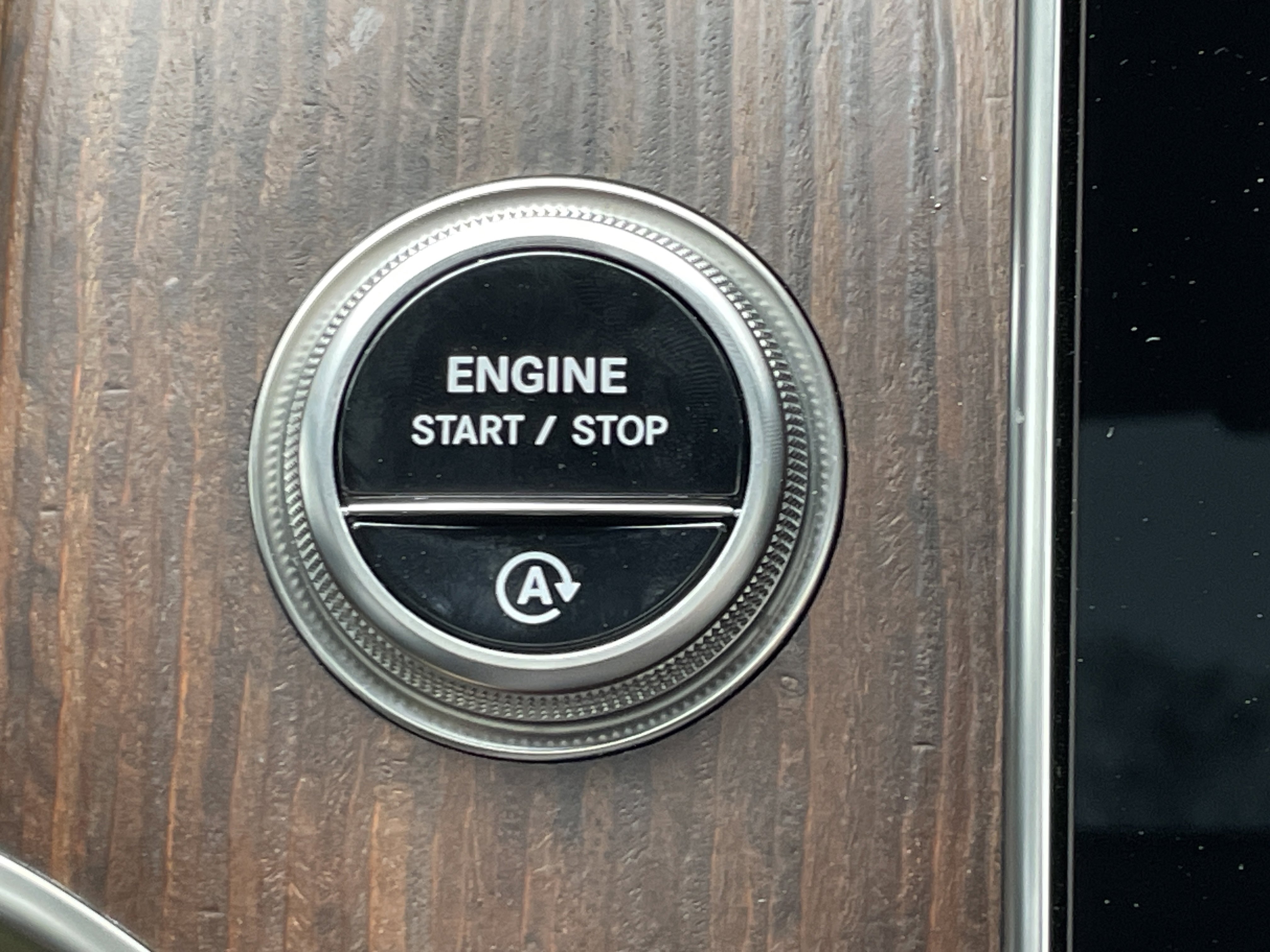 2025 Mercedes-Benz GLC 300