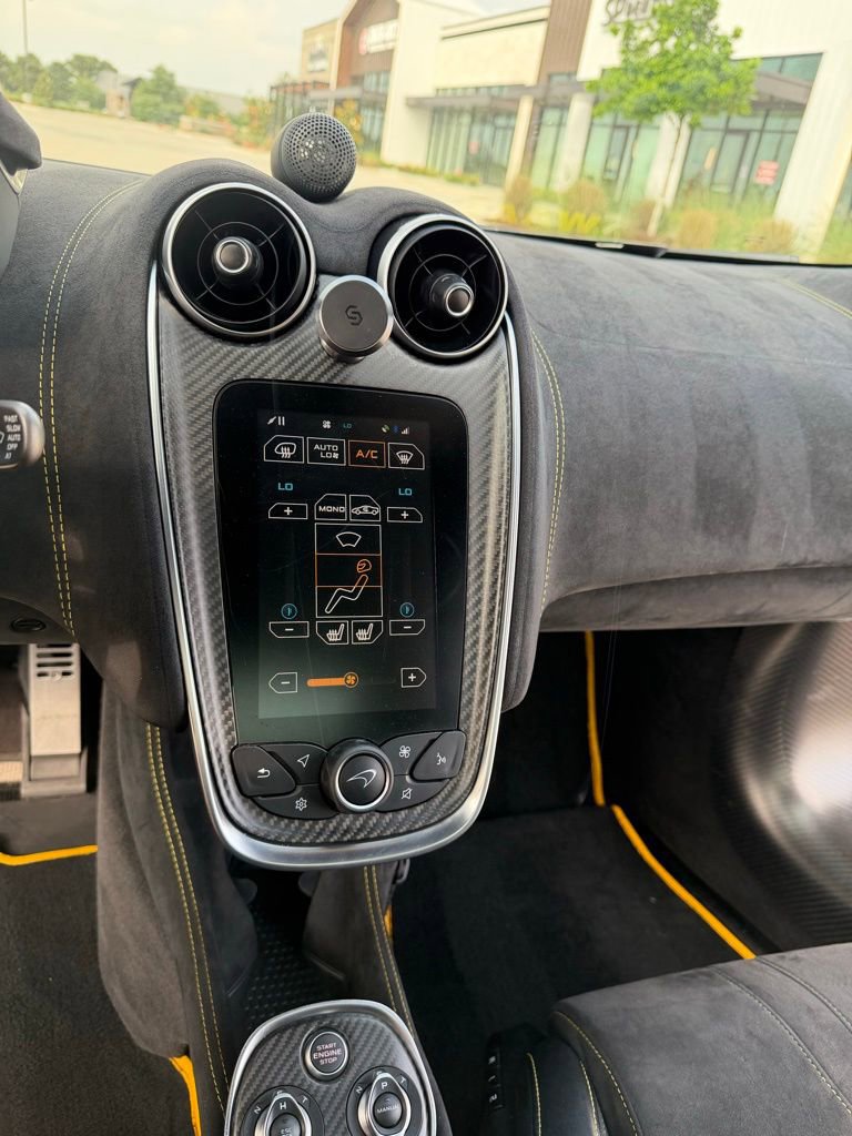 Used 2020 McLaren 600LT Spider photo 39