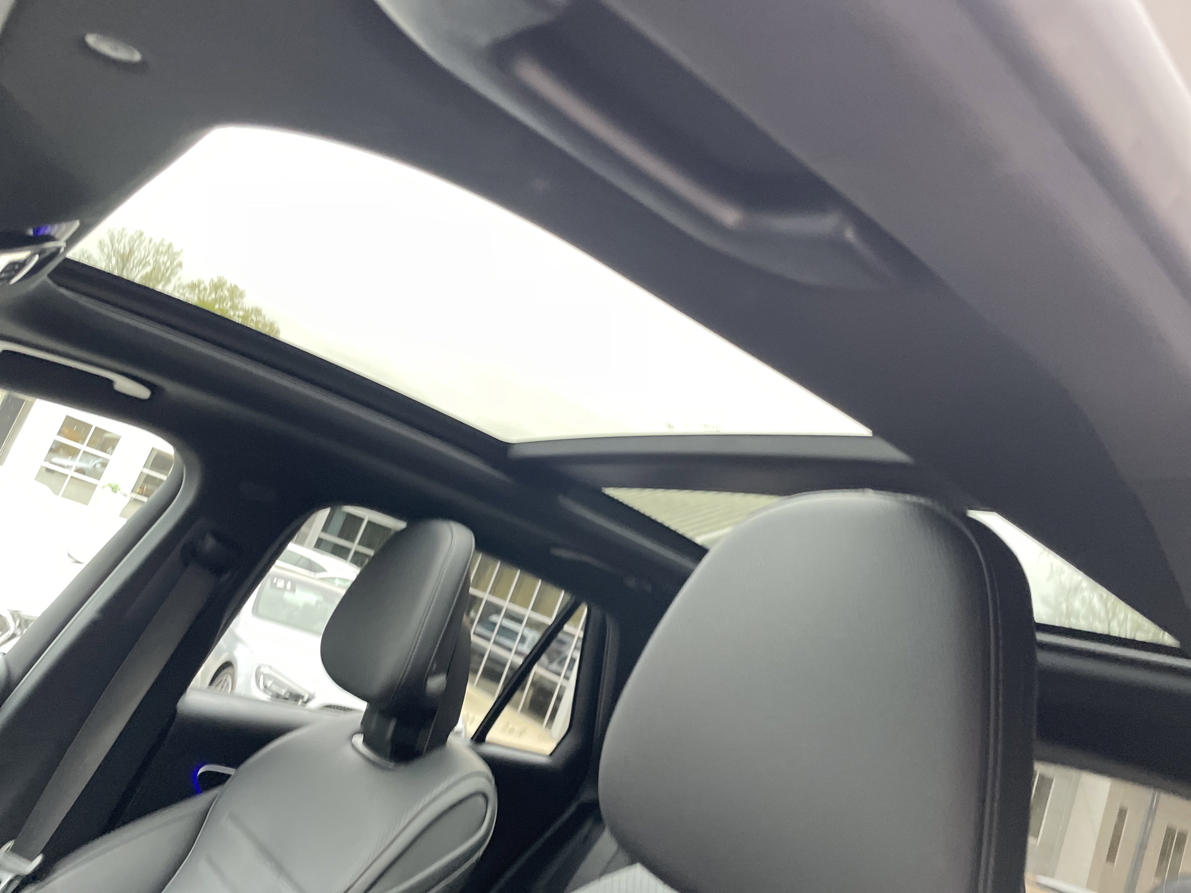 2025 Mercedes-Benz GLC 300