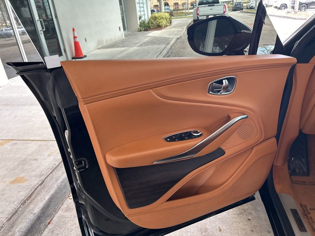 2023 Aston Martin DBX