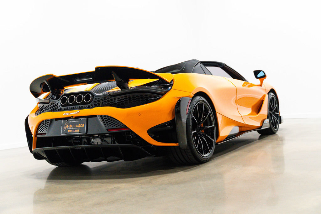 Used 2022 McLaren 765LT photo 4