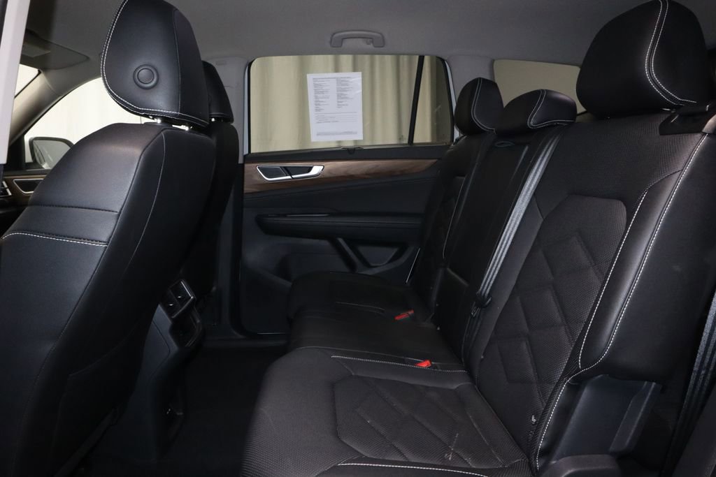 2025 Volkswagen Atlas SE