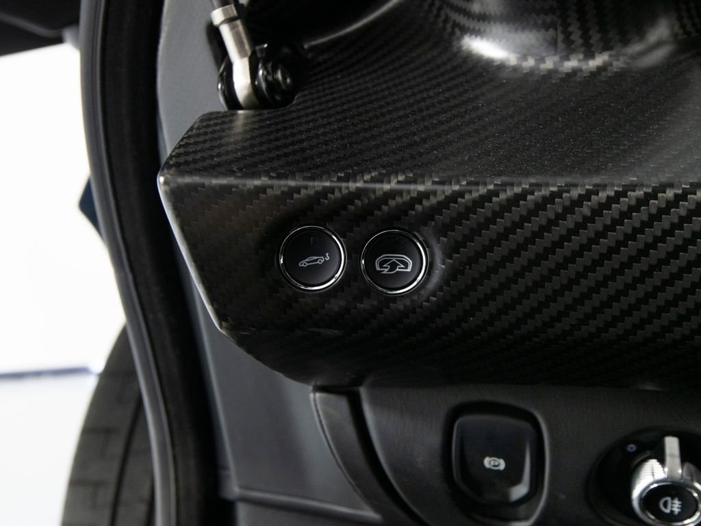 Used 2019 McLaren Senna photo 27