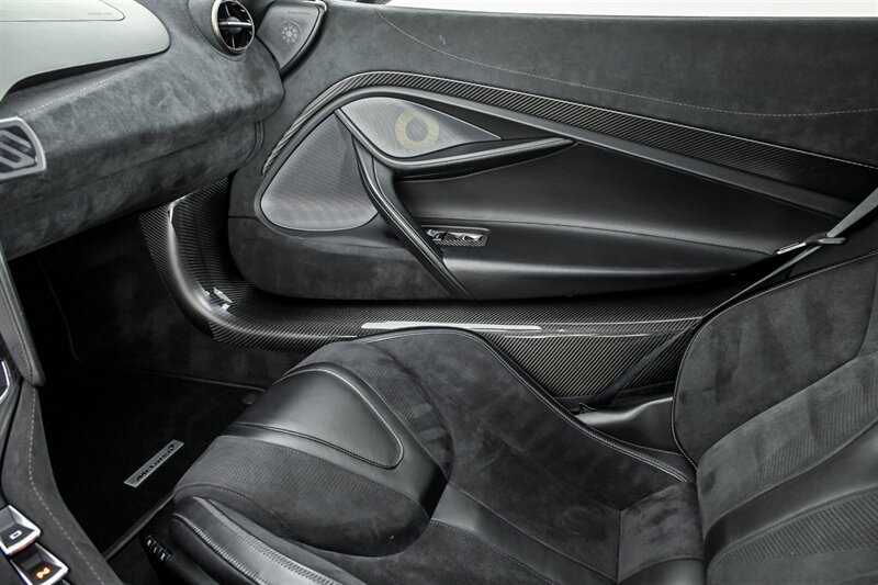 Used 2020 McLaren 720S Performance photo 36