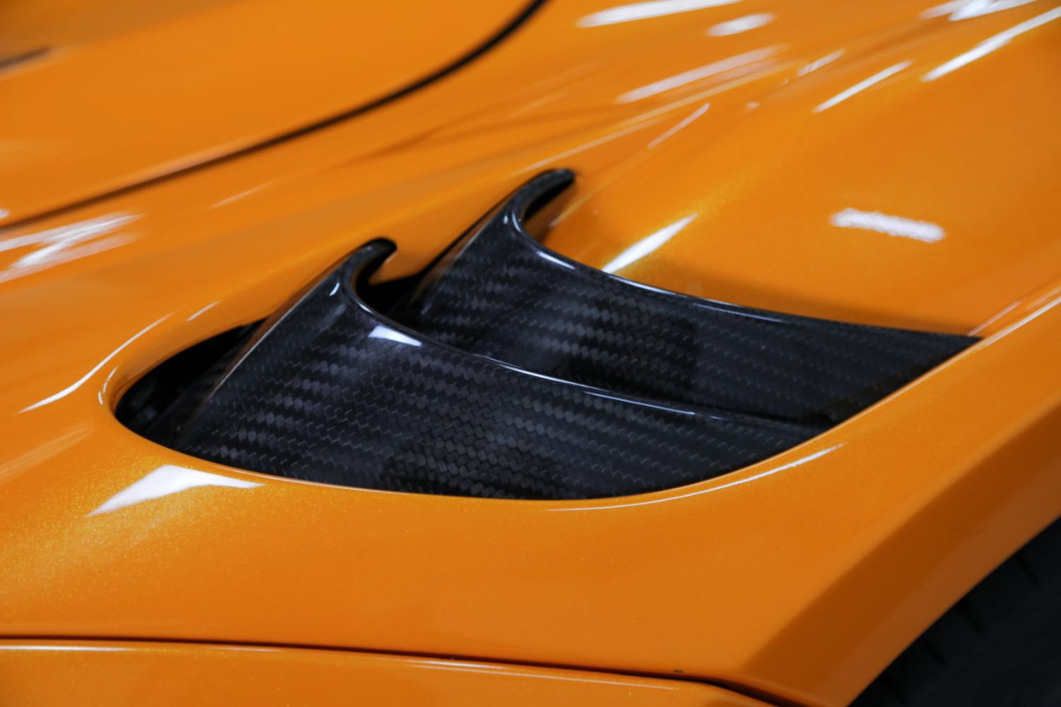 Used 2021 McLaren 765LT photo 15