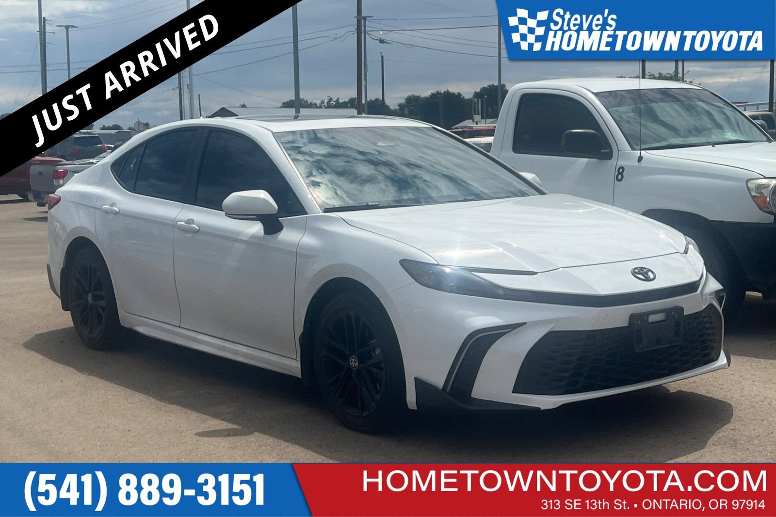 Used 2025 Toyota Camry SE w/ Multimedia Upgrade Package
