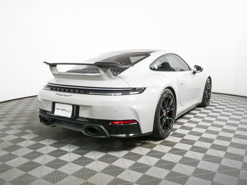 2025 Porsche 911 Carrera