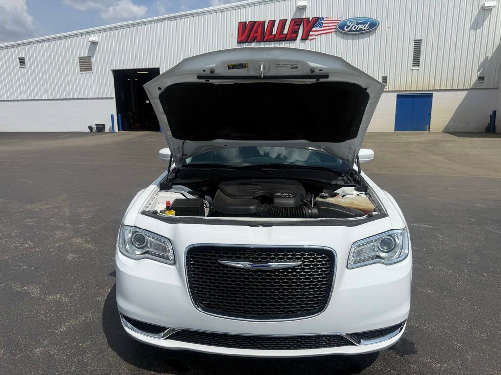 2020 Chrysler 300 Touring L