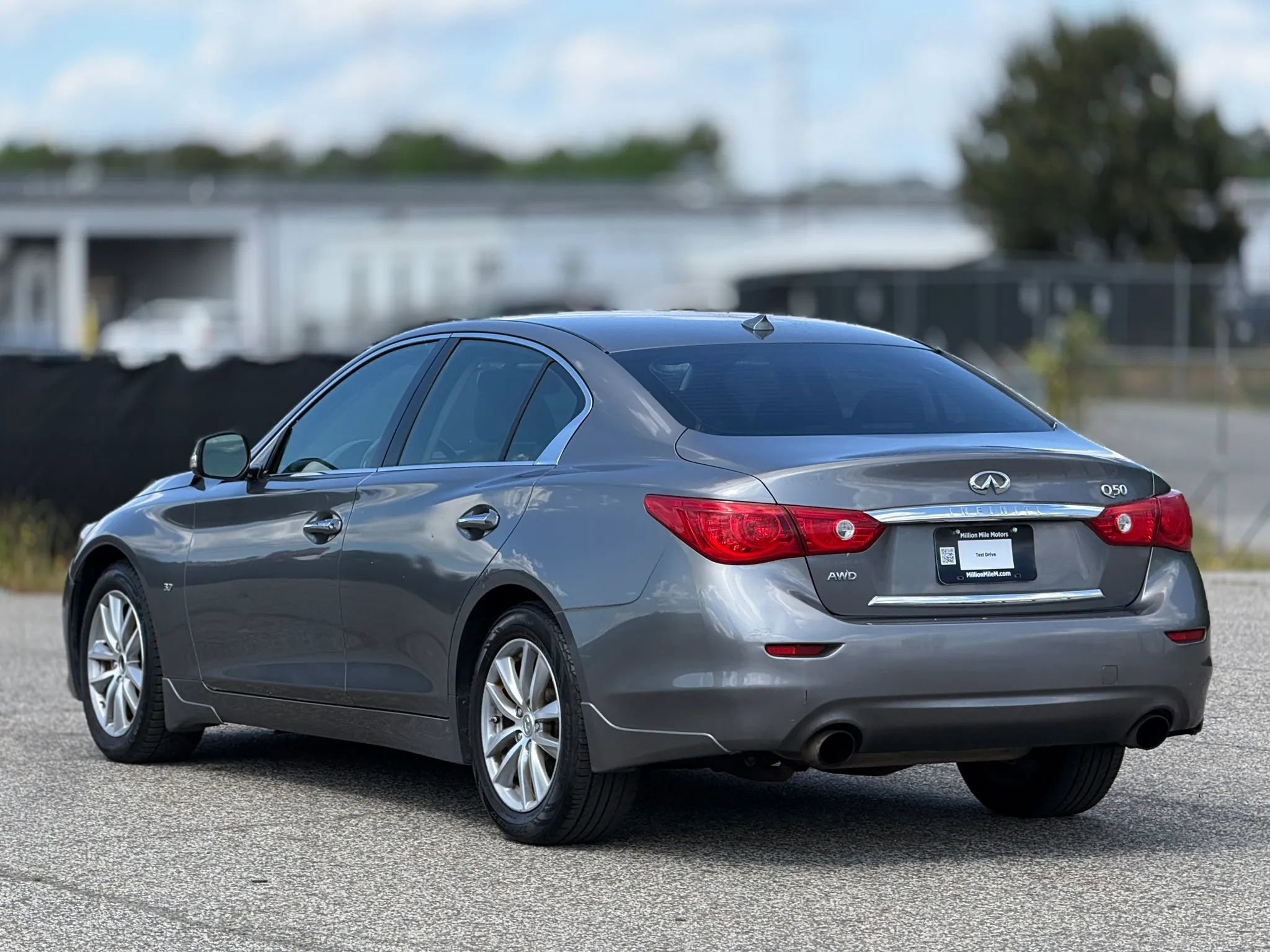 2015 INFINITI Q50 Premium