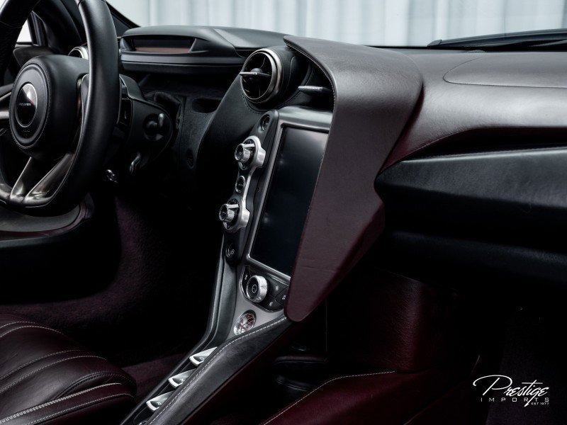 Used 2018 McLaren 720S Luxury photo 44