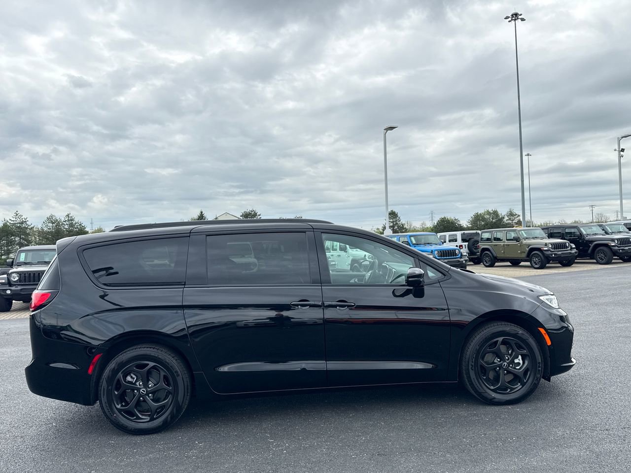 2026 Chrysler Pacifica Premium