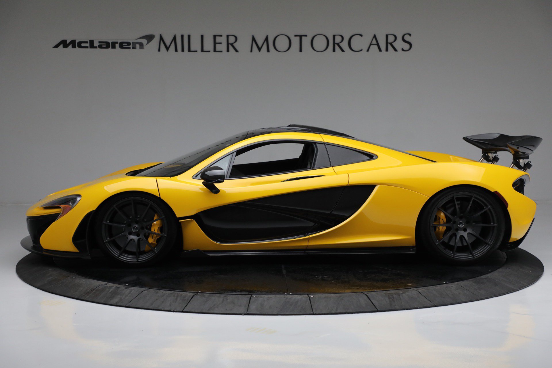 Used 2015 McLaren P1 photo 2