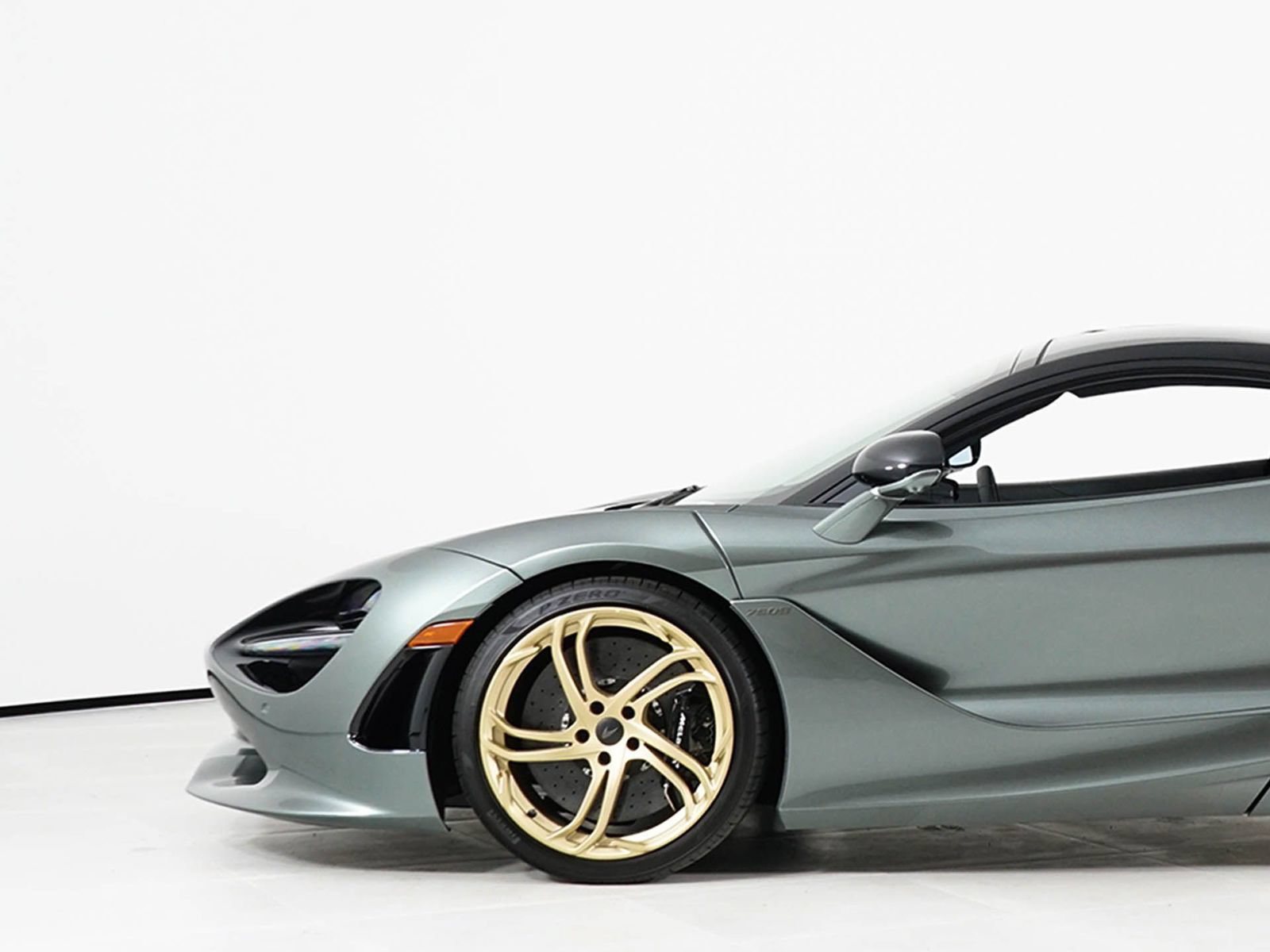 New 2026 McLaren 750S photo 12