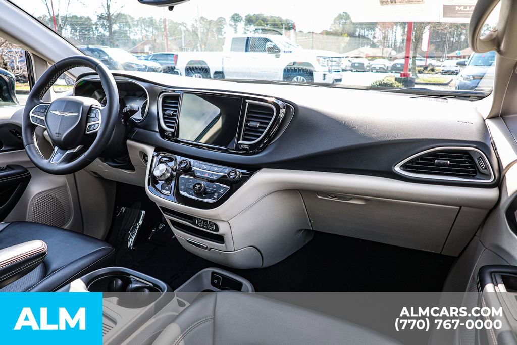 2024 Chrysler Pacifica Touring-L