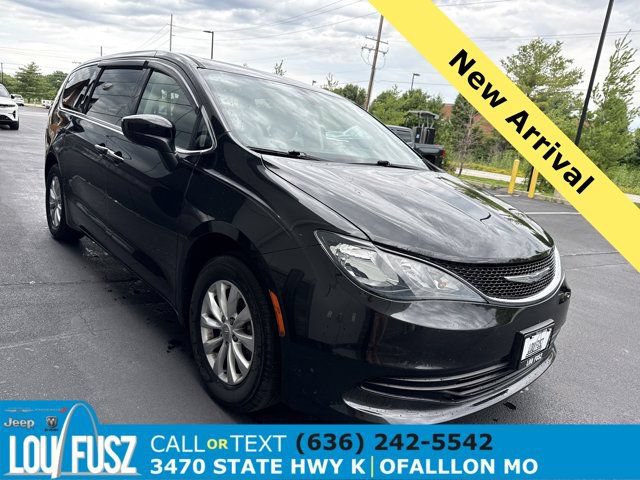 Used 2017 Chrysler Pacifica Touring w/ Tire & Wheel Group