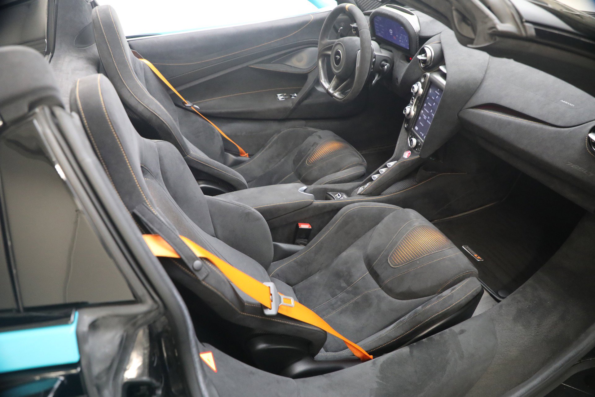 Used 2022 McLaren 765LT photo 33