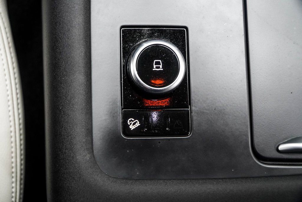 2025 Land Rover Discovery S