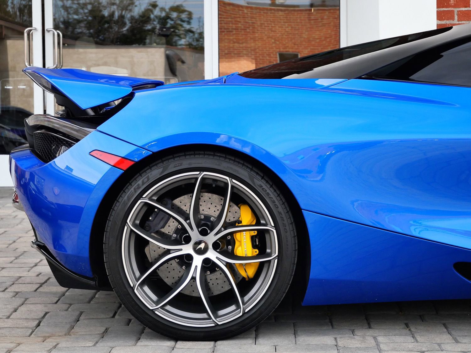 Used 2022 McLaren 720S Luxury photo 17