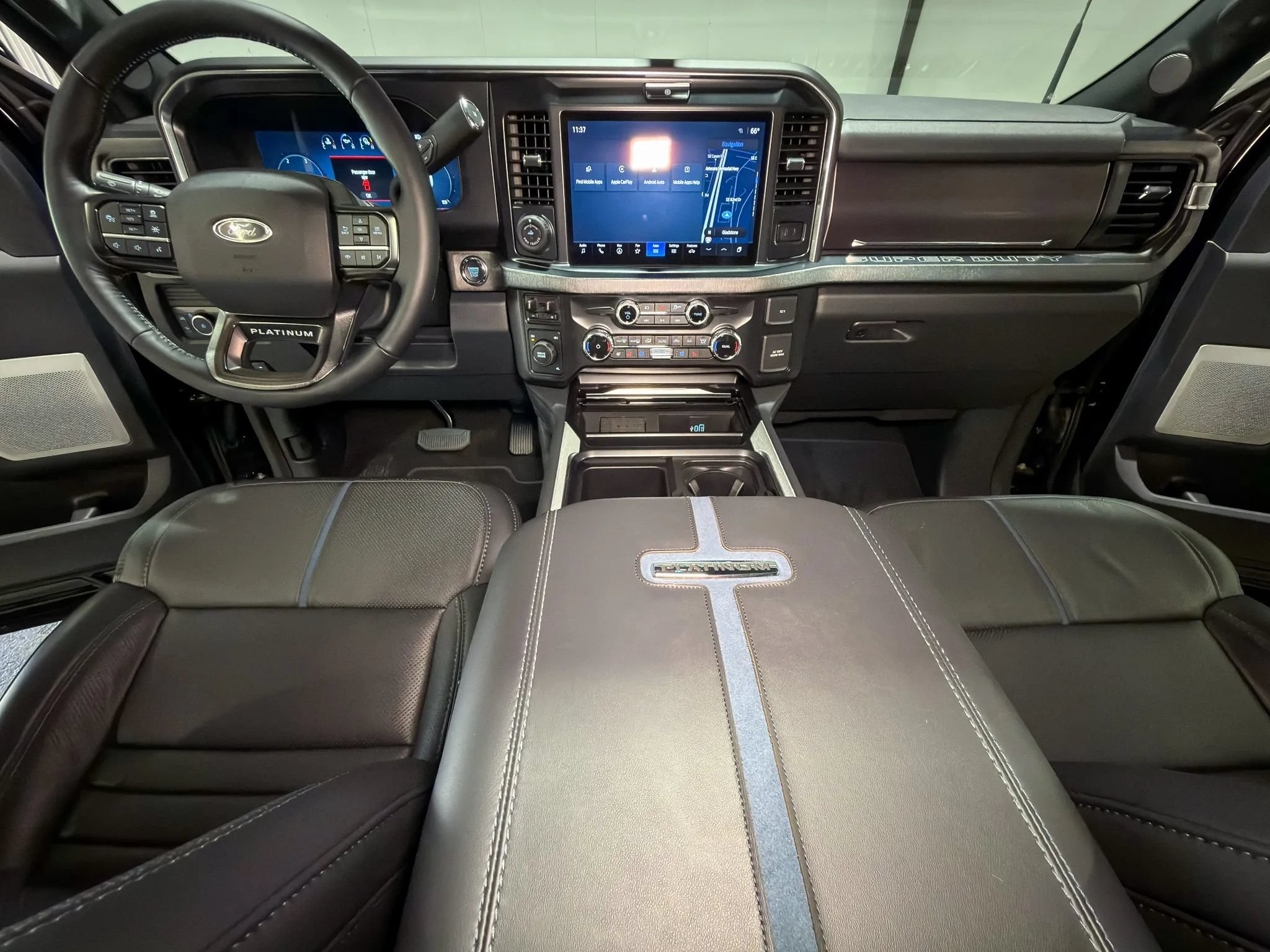 2026 Ford F-450 Super Duty Platinum - Photo 14