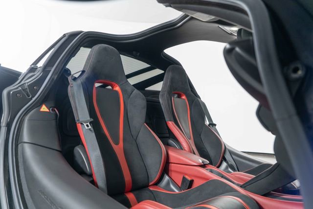 Used 2018 McLaren 720S Performance photo 27