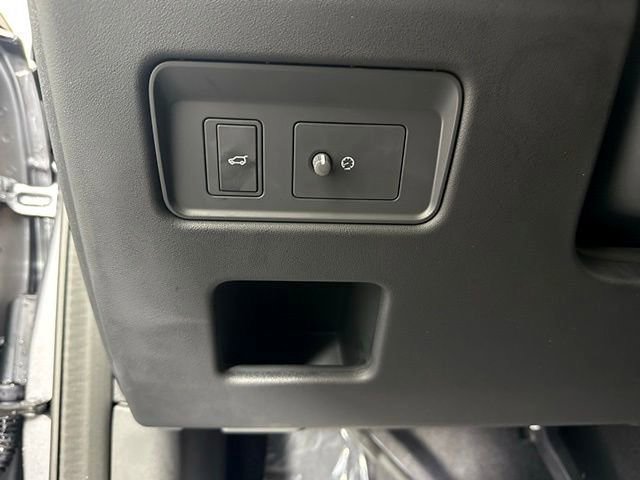 2025 Land Rover Discovery Dynamic SE