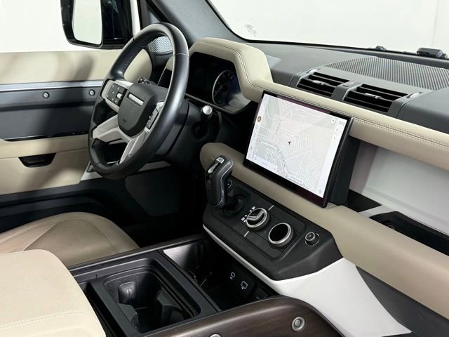 2023 Land Rover Defender 130 SE