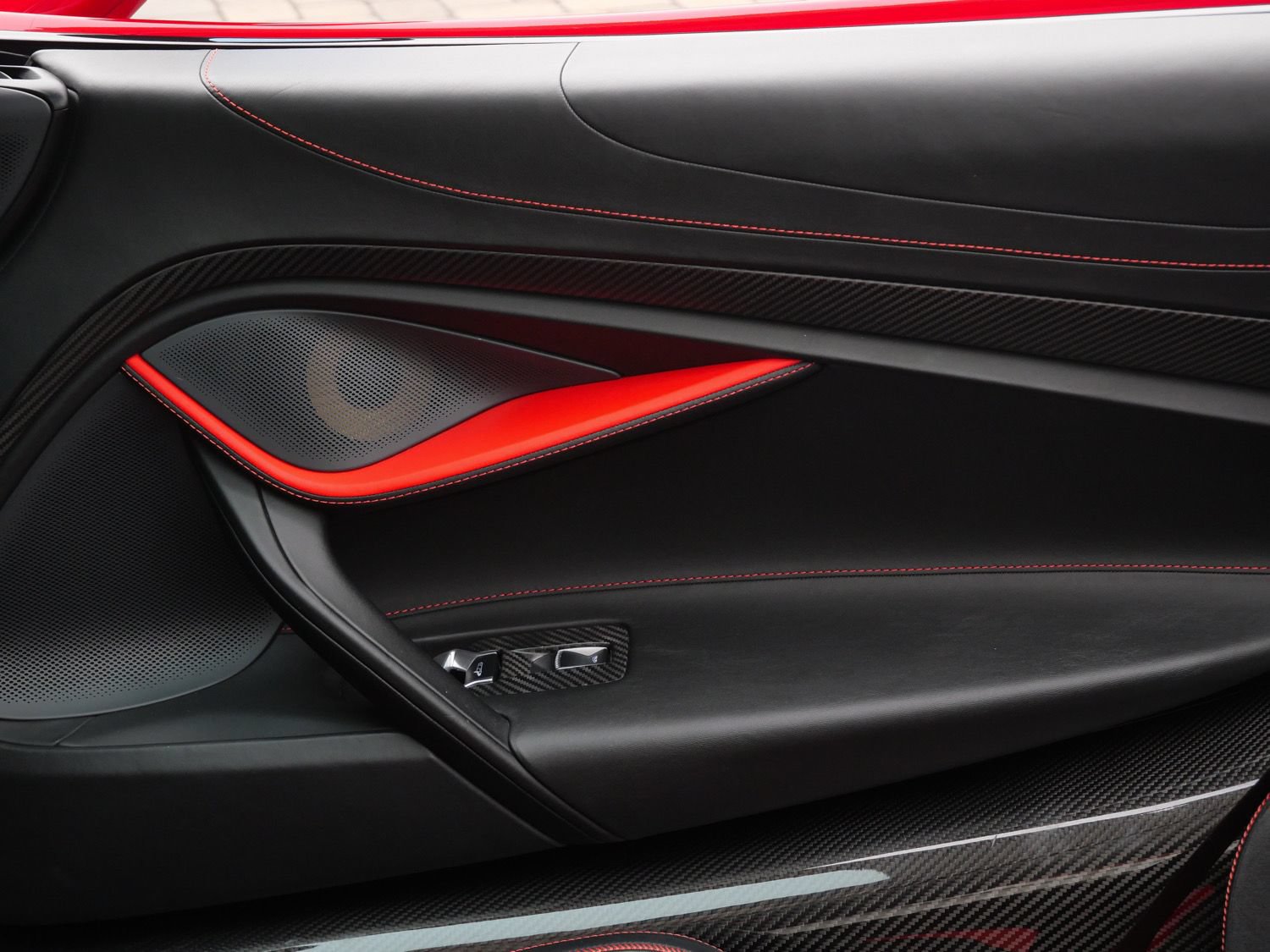 Used 2020 McLaren 720S Performance photo 27