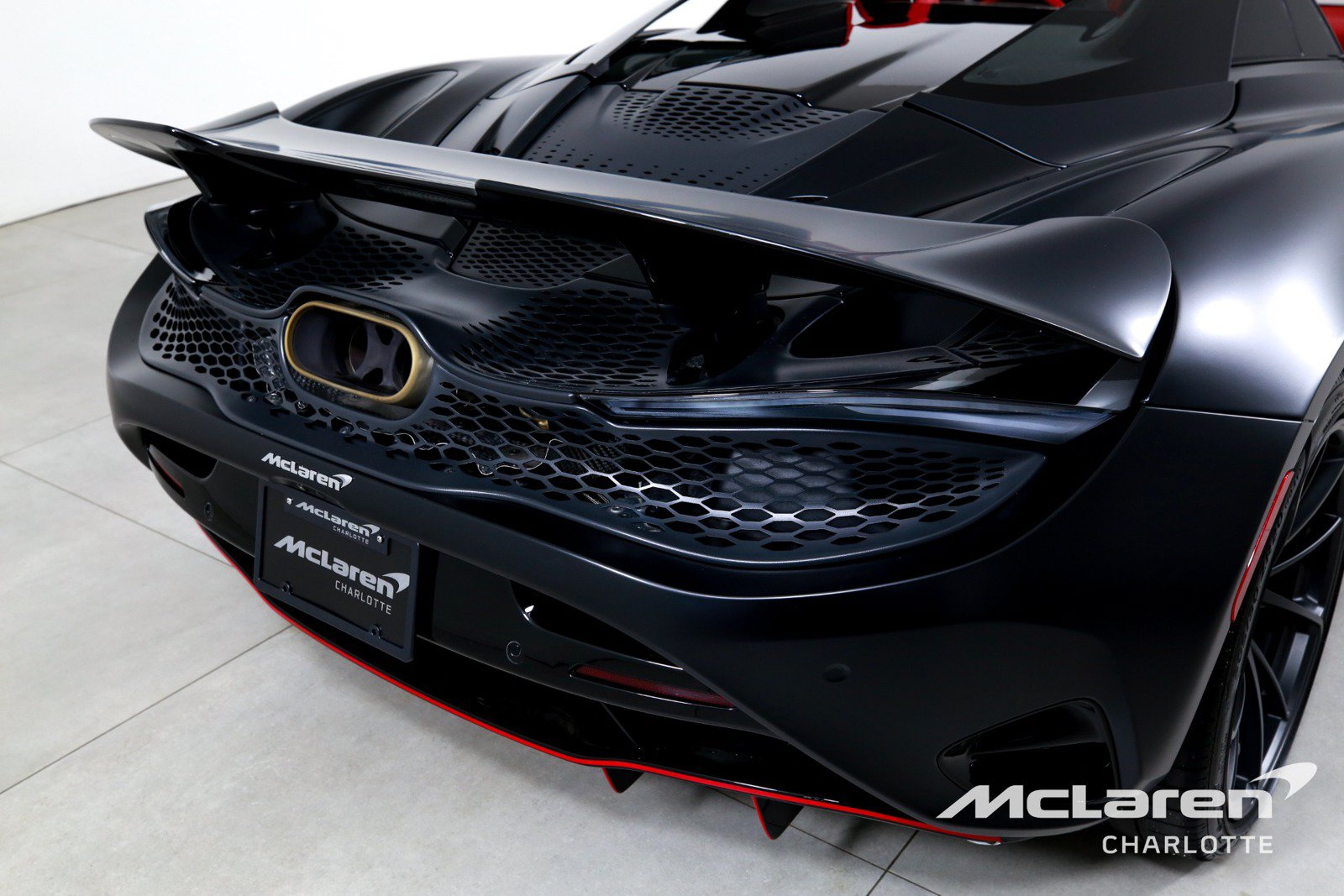 Used 2025 McLaren 750S Spider photo 32