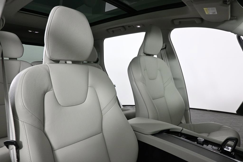 2025 Volvo Xc90 B5 Plus