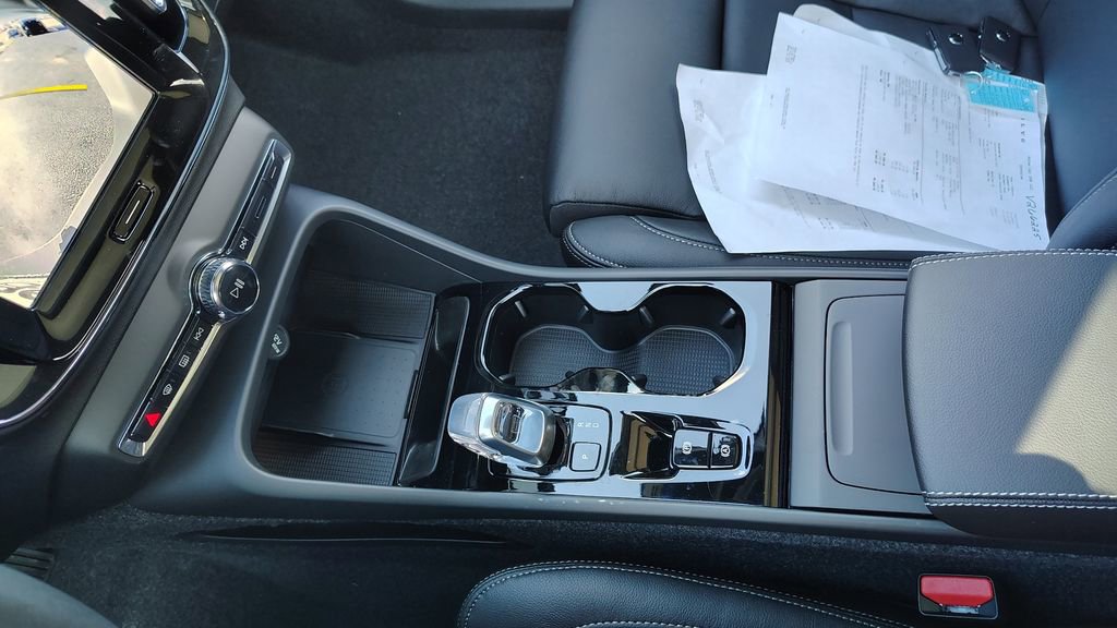 2026 Volvo Xc40 B5 Plus