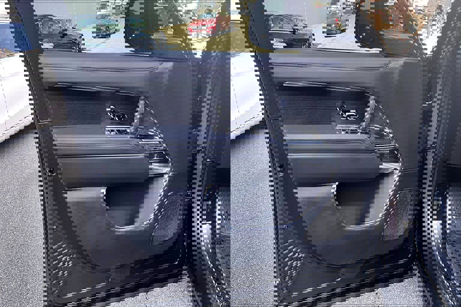 2023 Land Rover Range Rover Long Wheelbase First Edition