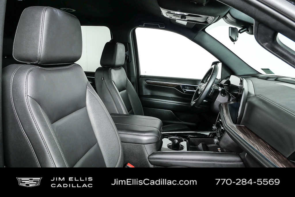 2025 Chevrolet Suburban LT