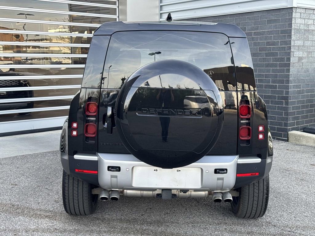 2024 Land Rover Defender 110 SE